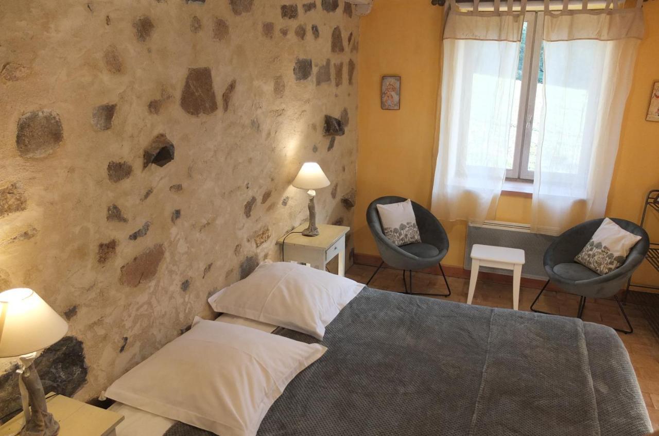 La Pierre Folle Chambres D'Hotes クリュニー エクステリア 写真
